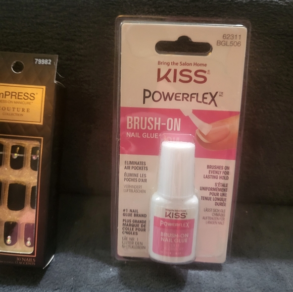 One pack of black impressed nail size small and one pack of glue kiss glue NIB - Picture 6 of 9